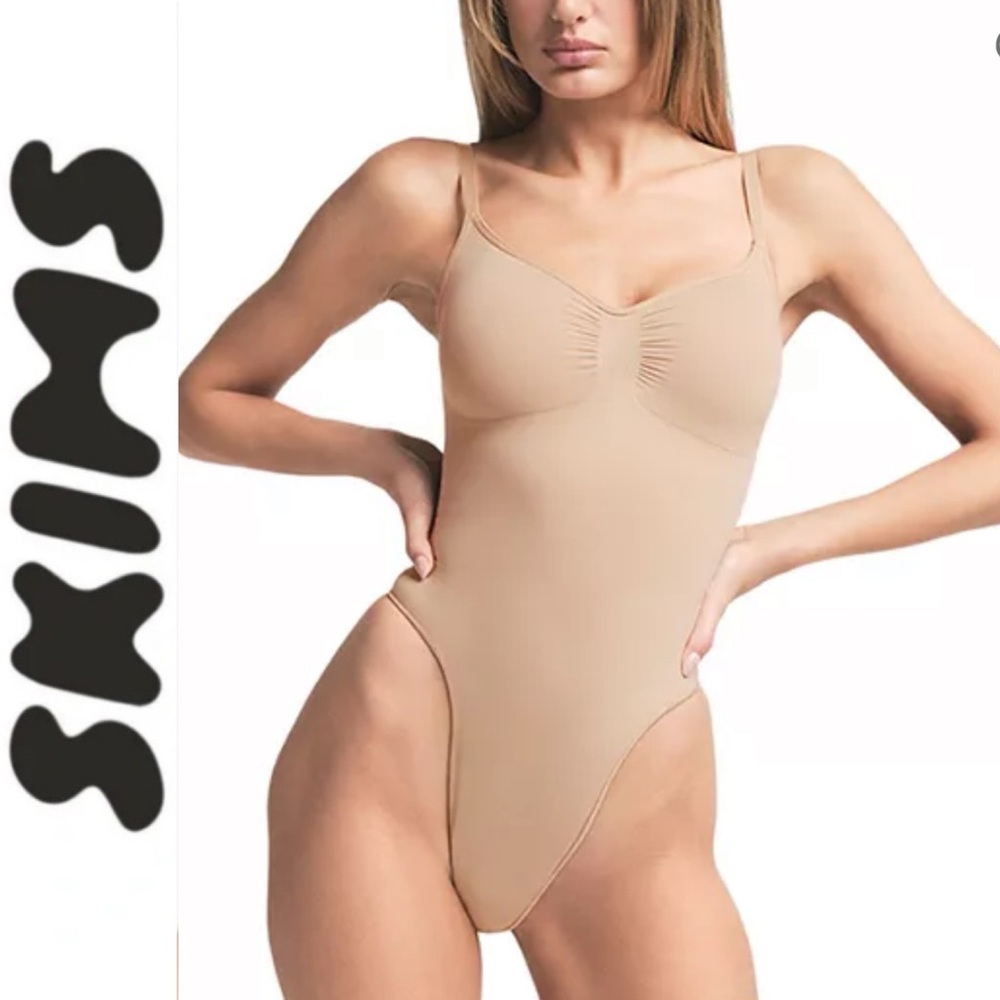 Skims 💛🧡 seamless sculpt thong bodysuit | clay | Med